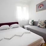 Apartment Ela